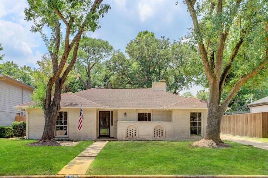 14035 Myrtlea Dr in Houston, TX - Building Photo