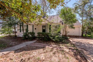 1415 22nd St in Huntsville, TX - Building Photo