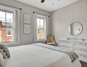 1520 S Iseminger St in Philadelphia, PA - Foto de edificio - Building Photo