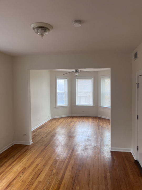 743 N Central Park Ave-Unit -Unit 3 in Chicago, IL - Foto de edificio