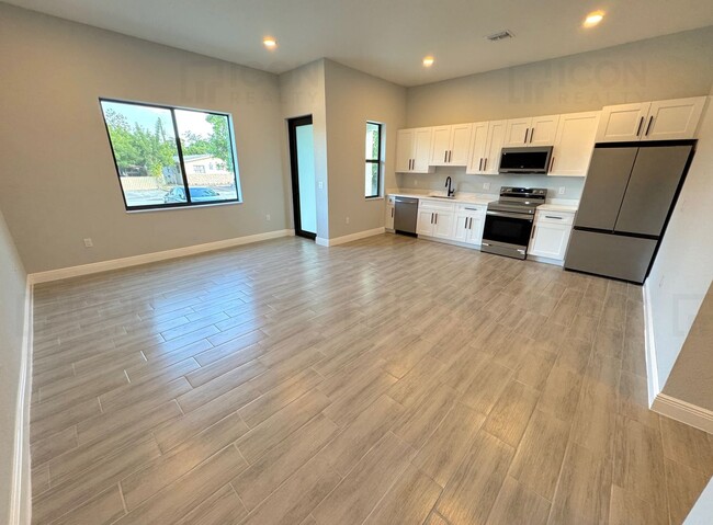 1845 SW 44th Terrace-Unit -2 (1847) in Fort Lauderdale, FL - Building Photo - Building Photo