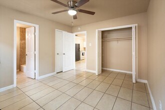 3045 Golfcrest Blvd in Houston, TX - Building Photo - Building Photo