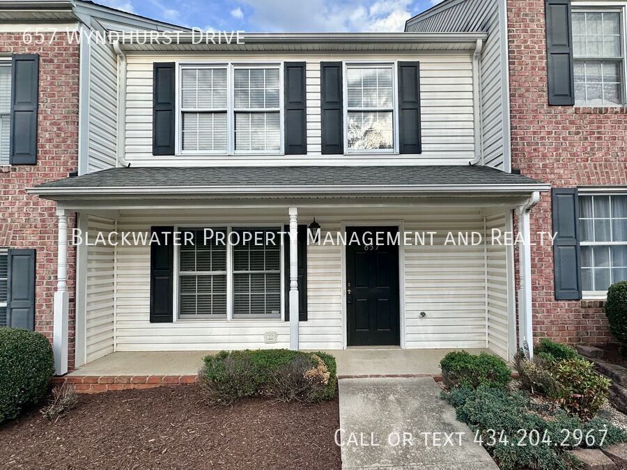 657 Wyndhurst Dr in Lynchburg, VA - Building Photo