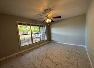 1707 Avenue E in Nederland, TX - Building Photo - Building Photo