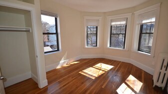1412 Commonwealth Ave, Unit 12 in Boston, MA - Building Photo