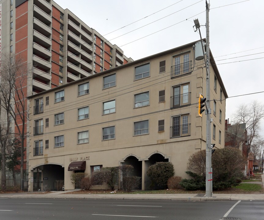 Vally Place in Hamilton, ON - Building Photo