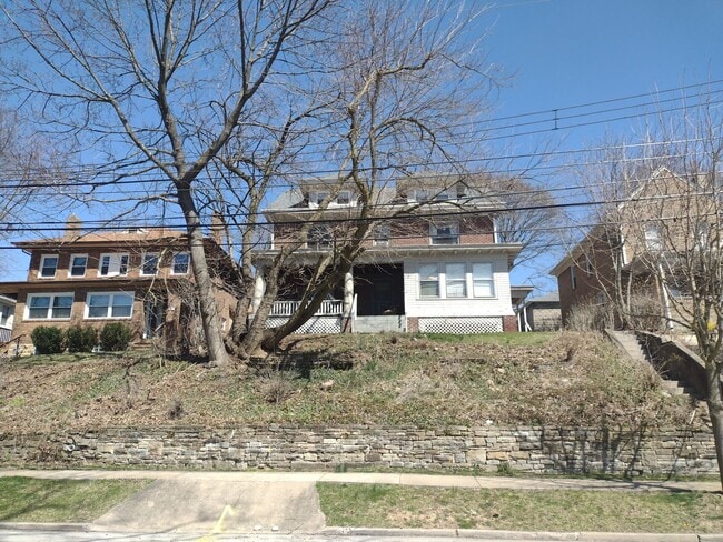 256 Mabrick Ave in Pittsburgh, PA - Building Photo - Building Photo