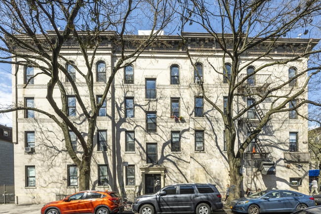 7222 3rd Avenue in Brooklyn, NY - Foto de edificio - Building Photo