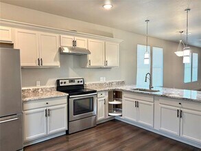 1121 Gannon Ln in Desoto, TX - Building Photo - Building Photo