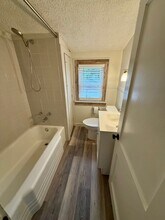 7 Borthwick Ave, Unit Apt B. in Delmar, NY - Building Photo - Building Photo
