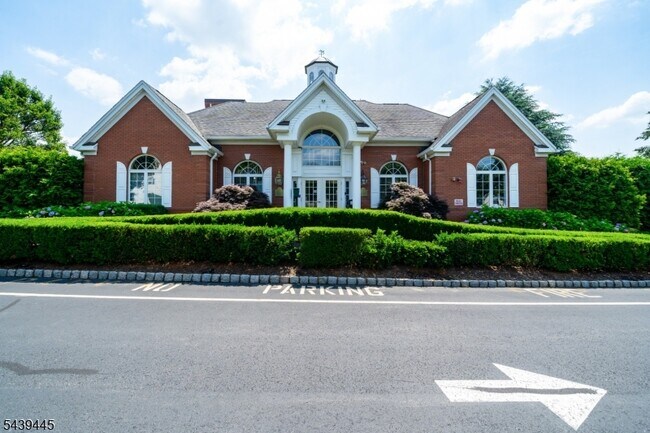 property at 334 Wilshire Dr