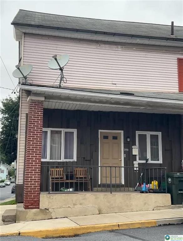 205 Penn St in Bath, PA - Foto de edificio - Building Photo