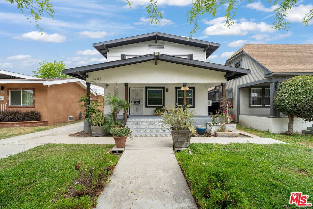 5732 6th Ave in Los Angeles, CA - Building Photo