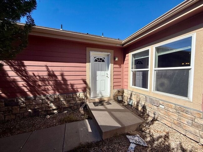 2463 Carriage Dr in Milliken, CO - Building Photo - Building Photo