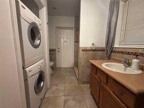 1111 Pinar Dr in Orlando, FL - Building Photo - Building Photo