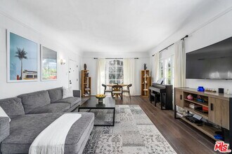 101 N Clark Dr in West Hollywood, CA - Building Photo - Building Photo