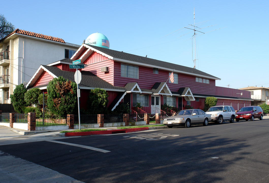 12511 Ramona Ave in Hawthorne, CA - Building Photo