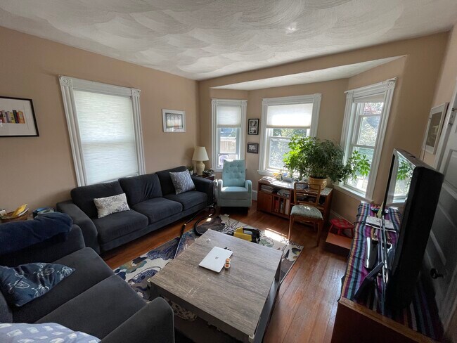 57 Victoria St, Unit 2
