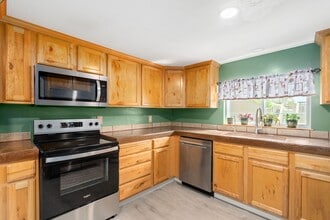 10914 E 10th Ave in Spokane Valley, WA - Building Photo - Building Photo