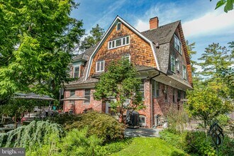 54 Hodge Rd in Princeton, NJ - Building Photo - Building Photo