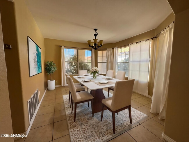 15453 S 44th Pl in Phoenix, AZ - Building Photo - Building Photo