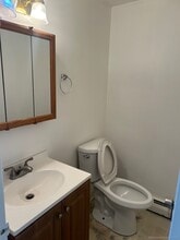 126 Sutton Pl in Bloomfield, CT - Building Photo - Building Photo
