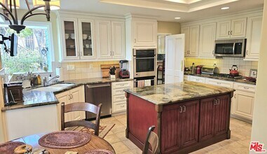 43 Hillcrest Meadows in Rolling Hills Estates, CA - Building Photo - Building Photo