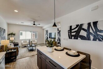 3645 E Earll Dr in Phoenix, AZ - Building Photo - Building Photo