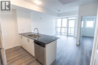 108 Garment St in Kitchener, ON - Building Photo - Building Photo