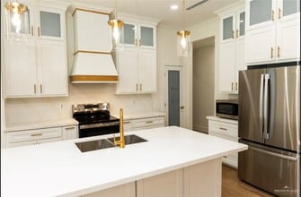 15 Providence Ave in McAllen, TX - Building Photo - Building Photo