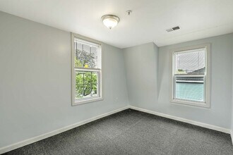 458 Weir St-Unit -5 in Taunton, MA - Building Photo - Building Photo