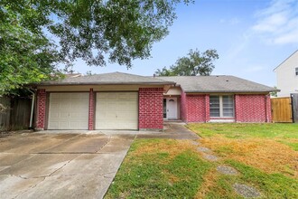 16322 Espinosa Dr in Houston, TX - Building Photo - Building Photo