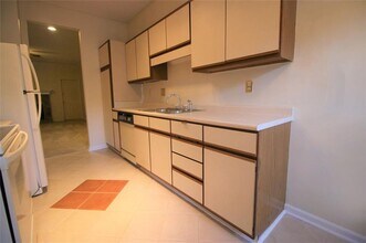 4028 Elm St in Atlanta, GA - Foto de edificio - Building Photo