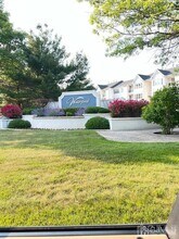 936 Waterford Dr in Edison, NJ - Building Photo - Building Photo