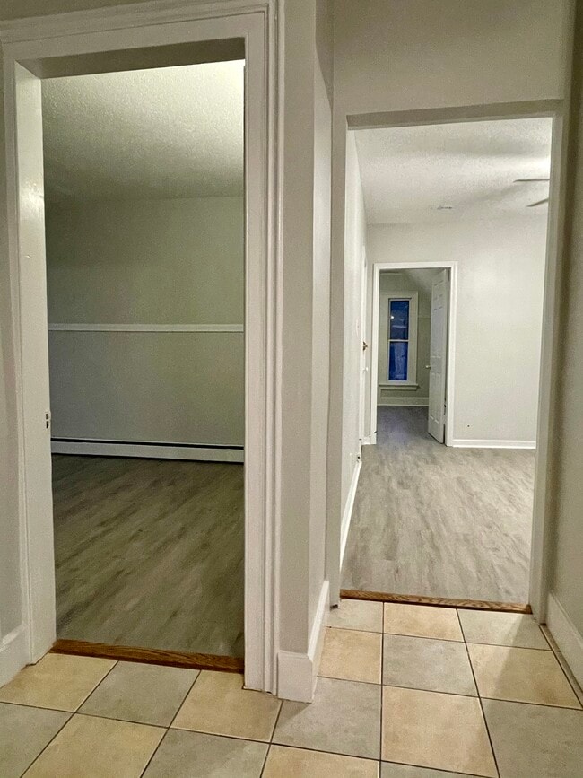 93 Hungerford St in Hartford, CT - Foto de edificio - Building Photo