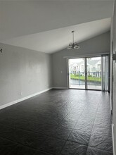 2568 Woodgate Blvd in Orlando, FL - Building Photo - Building Photo