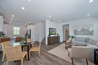 1588 Parkside Way in Roseville, CA - Building Photo - Building Photo