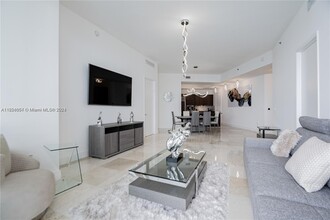 16001 Collins Ave, Unit 3803 in Sunny Isles Beach, FL - Building Photo - Building Photo