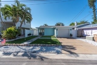 341 Boca Ciega Dr in Madeira Beach, FL - Building Photo - Building Photo