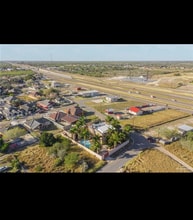 682 Alto Bonito St, Unit Guest house in Rio Grande City, TX - Building Photo - Building Photo