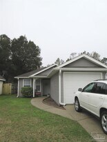 1649 Governor's Dr in Pensacola, FL - Building Photo