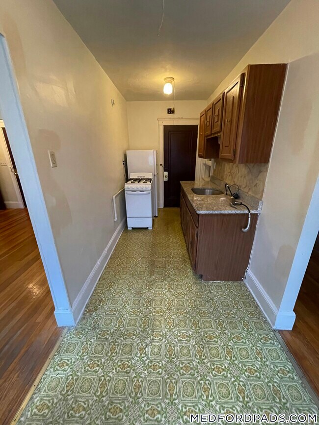 53 Fellsway W, Unit 16 in Medford, MA - Building Photo - Building Photo