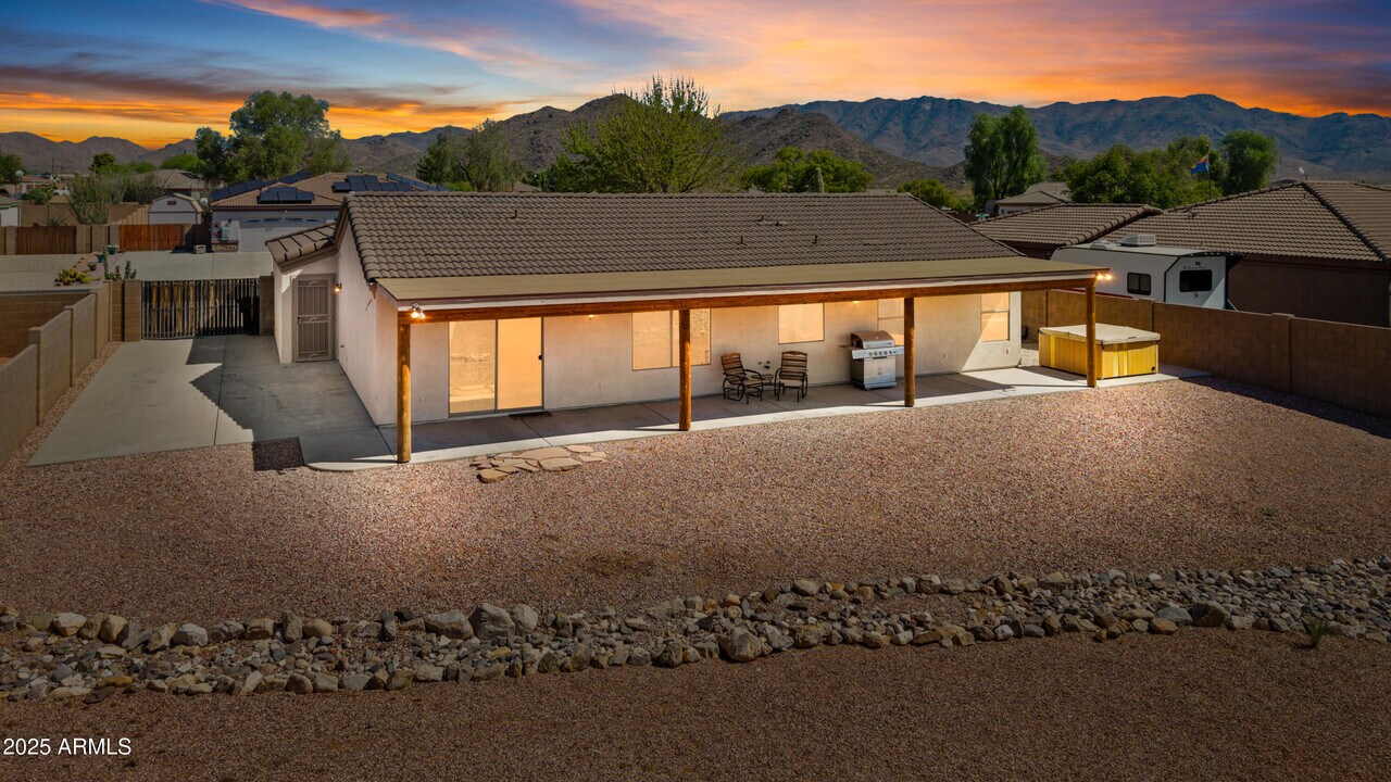 22601 Weaver Valley Dr in Congress, AZ - Building Photo