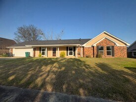1804 Bob White Dr in Tupelo, MS - Building Photo