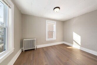 22 Florence St in Worcester, MA - Building Photo - Building Photo