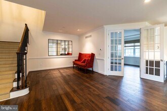 6098 Creekside Dr in Flourtown, PA - Building Photo - Building Photo