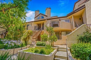 24153 Del Monte Dr. in Santa Clarita, CA - Building Photo