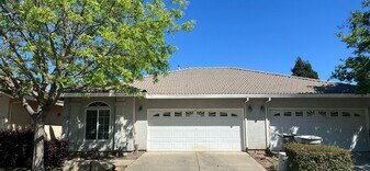 689 Gateway Cir in Merced, CA - Building Photo