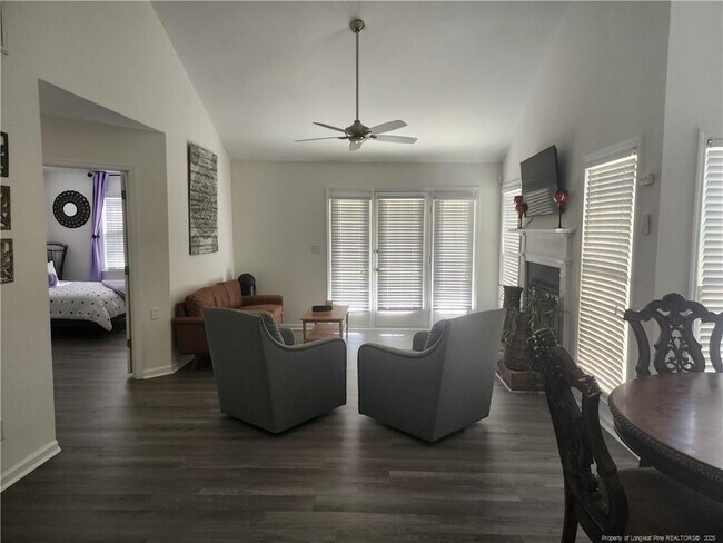 426 Georgetown Cir in Fayetteville, NC - Foto de edificio - Building Photo