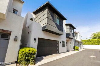 4017 N 40th St in Phoenix, AZ - Foto de edificio - Building Photo